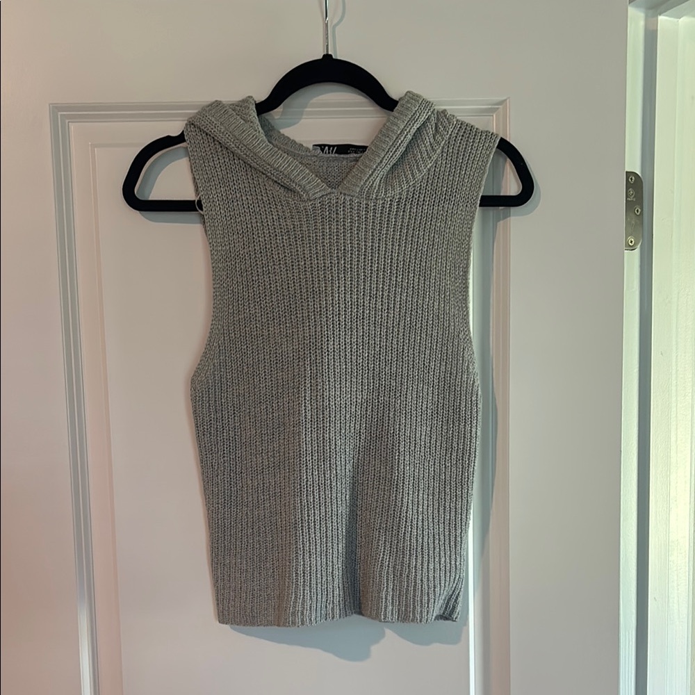 Zara Gray Sleeveless Sweater with Ribbed Texture